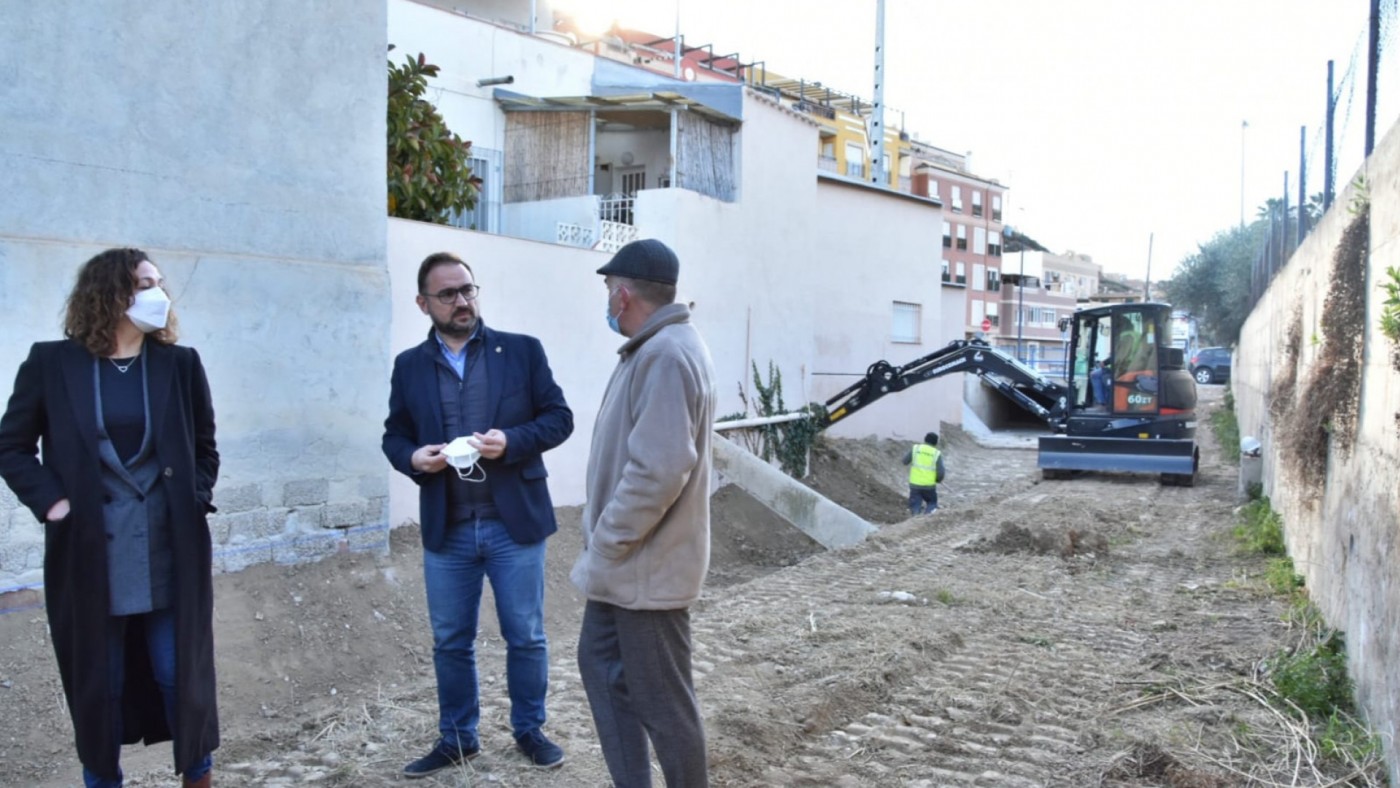 Acondicionan el tramo urbano de la rambla de Los Arcos en la diputación de Río (Lorca) 