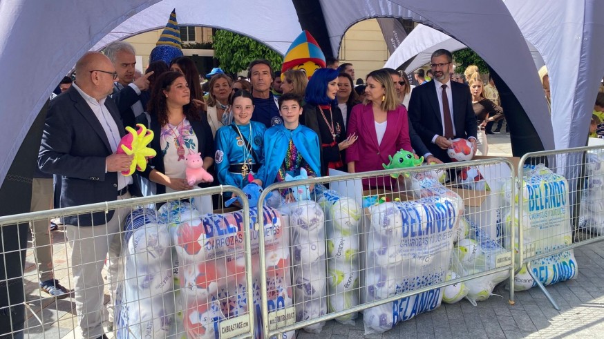 El encuentro de Sardinillas derrocha alegría y regalos