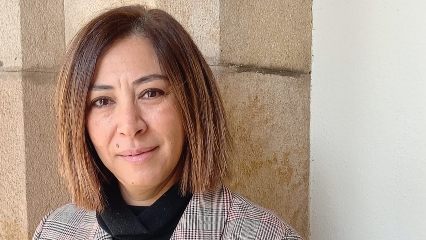 Hanan Serroukh defiende prohibir el hijab en las aulas y apuesta por una integración basada en la igualdad