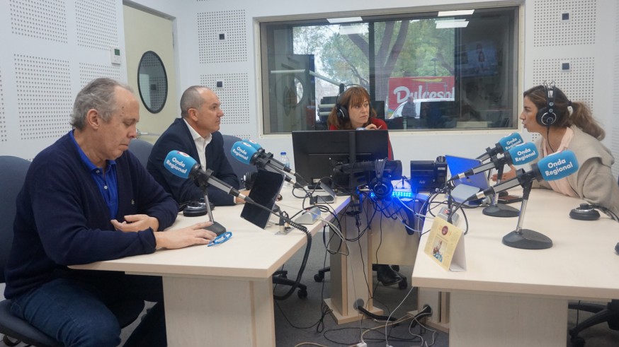 Los tertulianos en el informativo matinal que dirige Leticia G. Álvarez