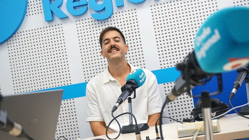 Esta tarde nos visita Alfonso Marín, profesor de música y componente del grupo Belter Souls, que interpreta un tema en directo
