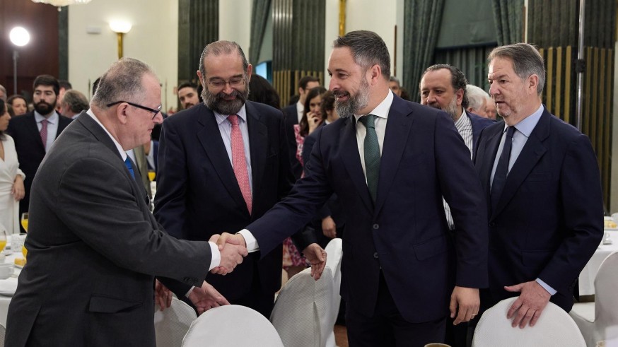 Abascal descarta "regalar" los votos al PP en Murcia
