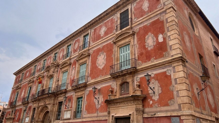 Huermur denuncia un estado "lamentable" de la fachada del Palacio Episcopal de Murcia