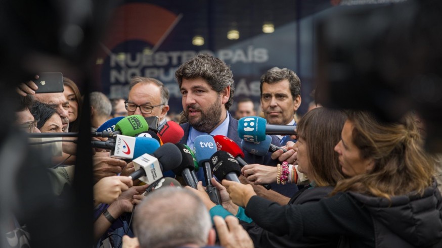 López Miras y el PP valenciano acusan al Gobierno de plantear un recorte del trasvase "sin ningún aval técnico"