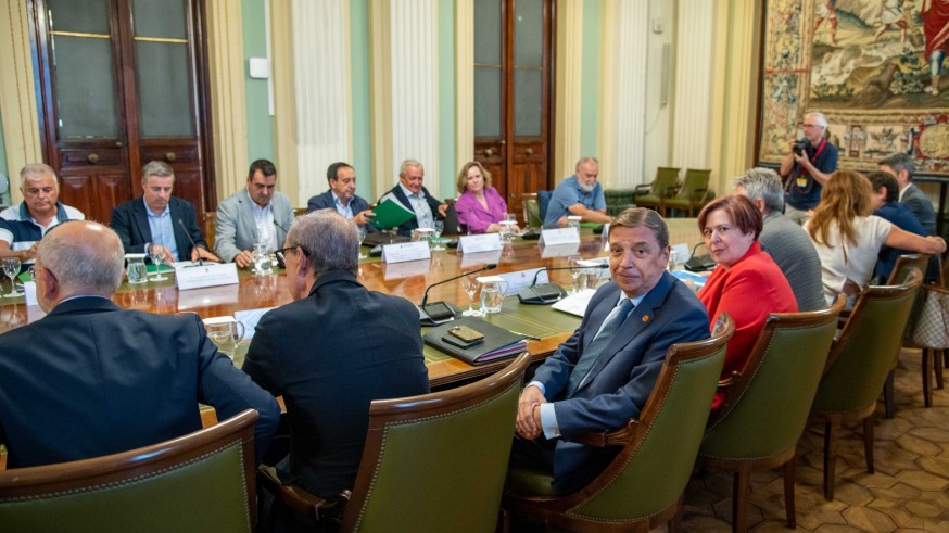 Planas se compromete a estudiar nuevas ayudas al sector agrícola por la subida del gasóleo