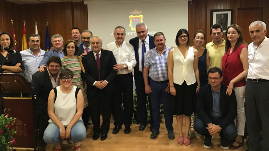 Amo, arropado por Tovar y alcaldes y diputados socialistas