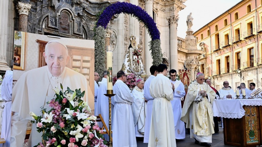 Una misa huertana en recuerdo del papa Francisco 