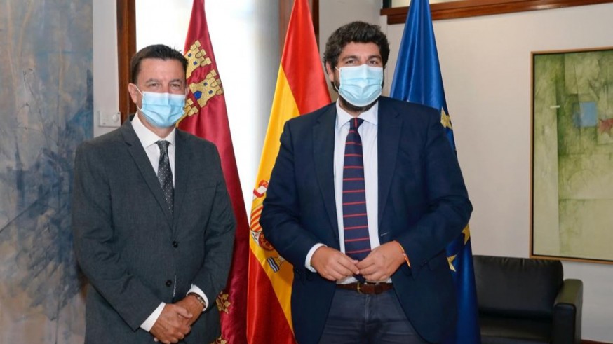 Juan José Molina y Fernando López Miras tras la ronda de contactos 