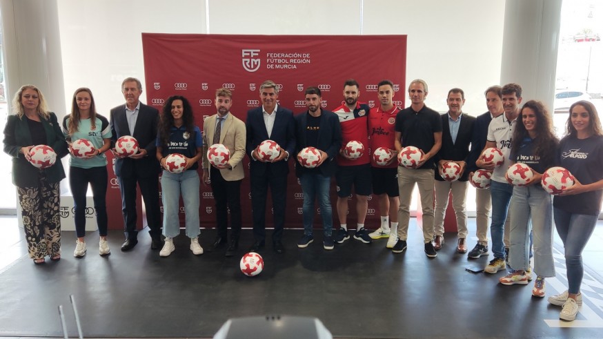 La FFRM entregará 15.000 balones y favorecerá escuelas de fútbol para todos los municipios