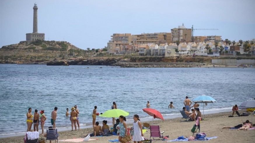 Más turistas, pero menos gasto este verano en la Región de Murcia