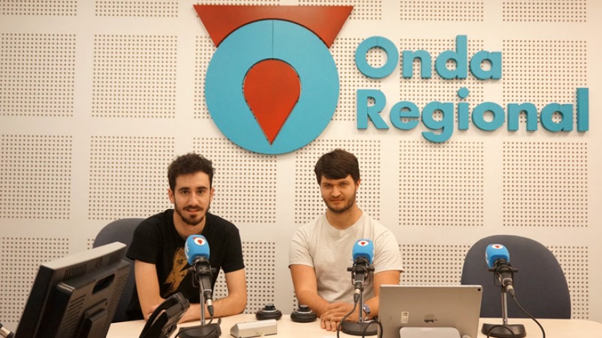 Mariano Fernández Abadía y Manuel Romero, del Club de Debate UM