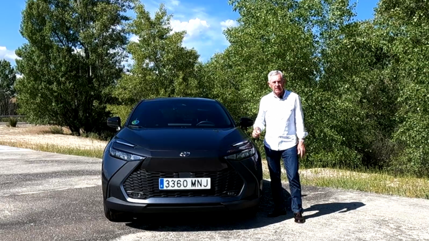 Nanocar eléctrico de Silence. Coches autónomos y problemas en la red. Toyota C-HR 200H