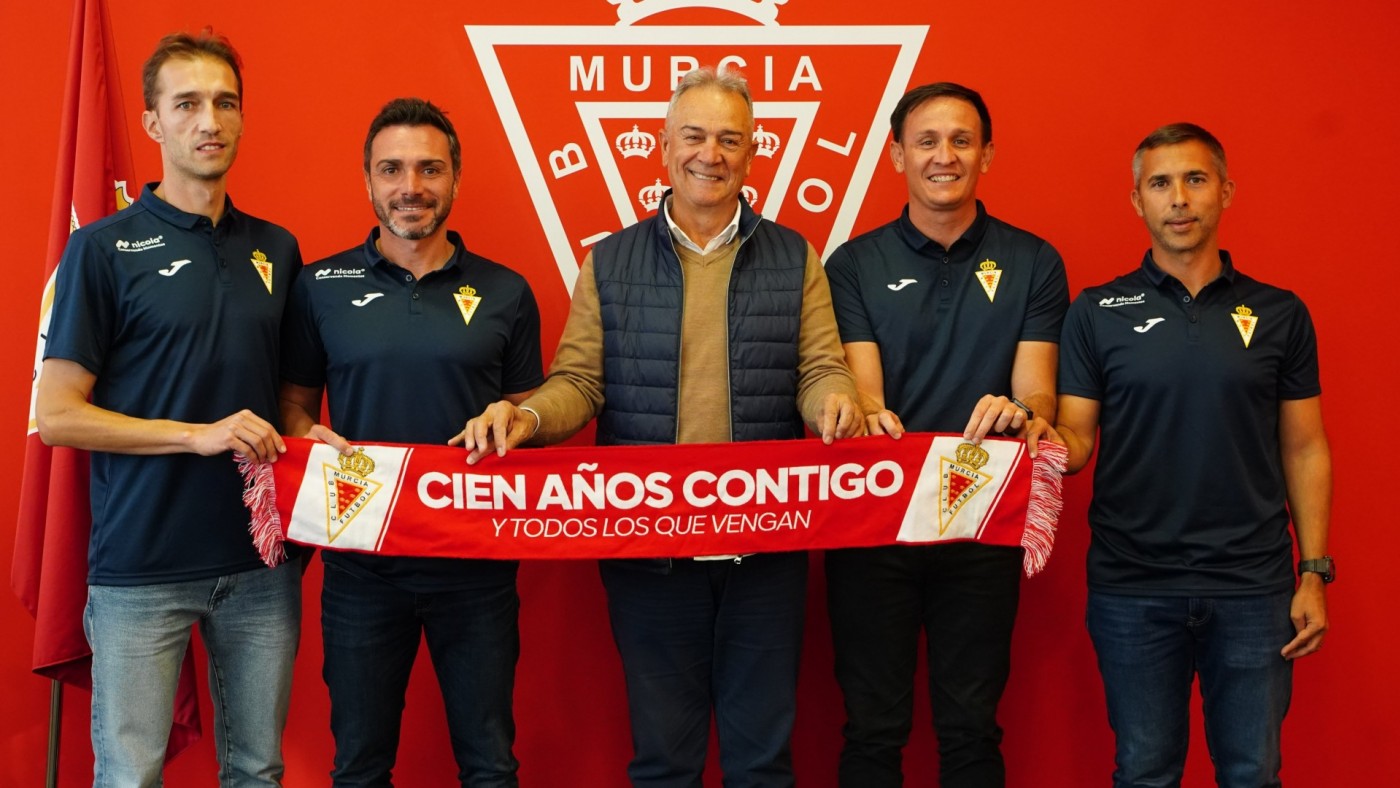 El Real Murcia confirma a Adrián Colunga como entrenador
