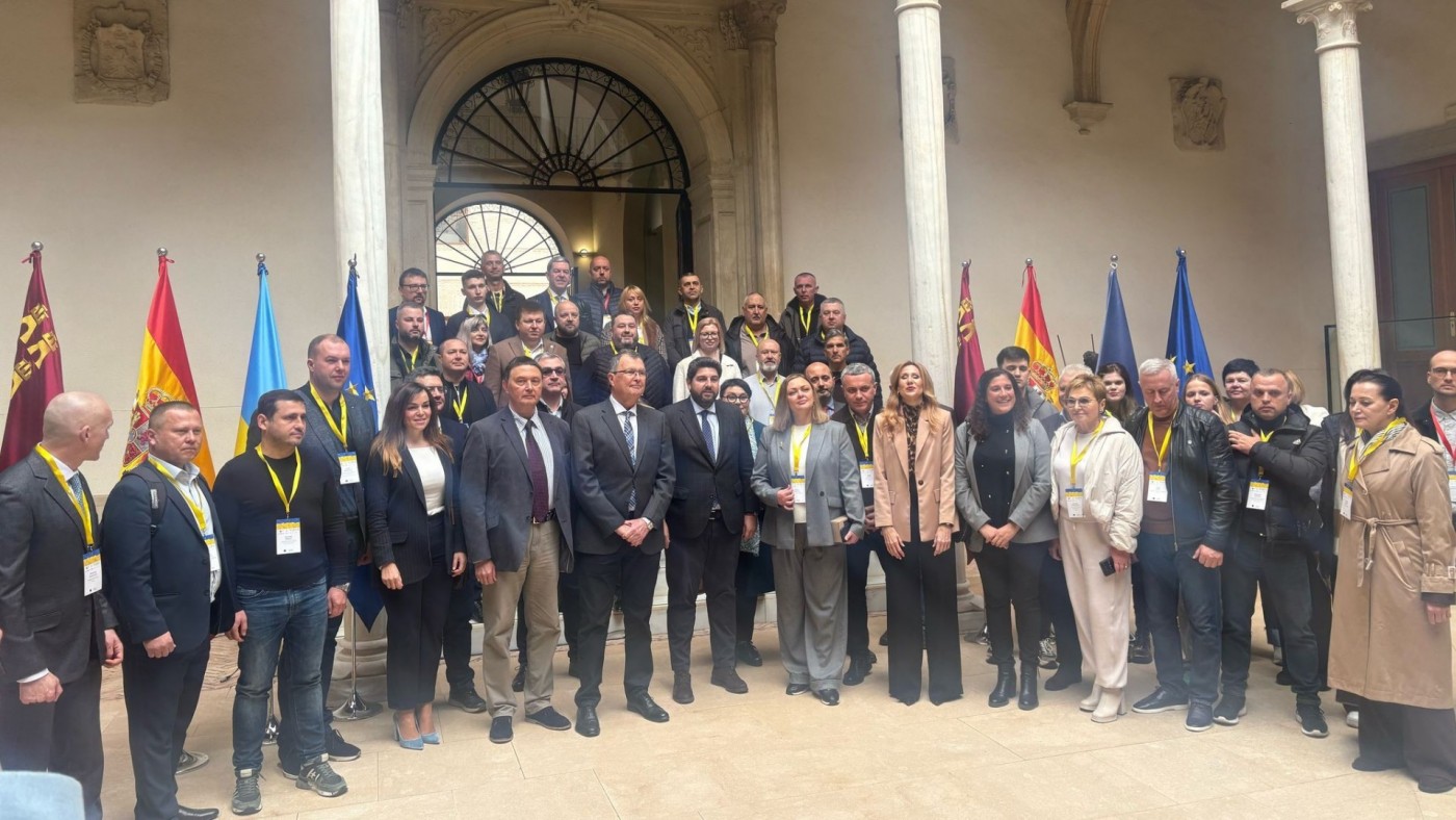 Una delegación de alcaldes ucranianos busca ayuda para la reconstrucción en empresas de la Región de Murcia 