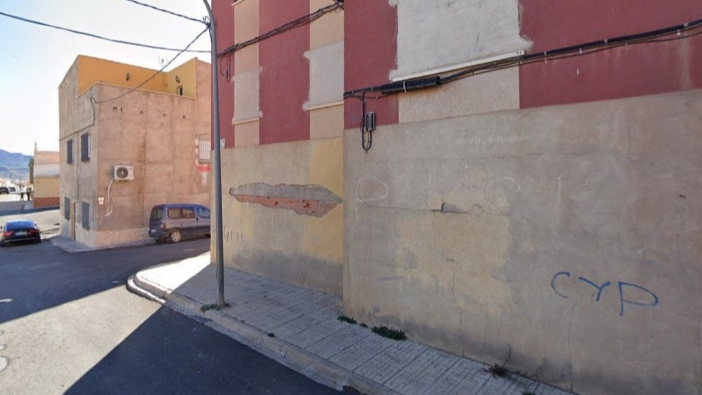Un hombre, detenido en Jumilla tras agredir a su esposa y atrincherarse con una escopeta en casa