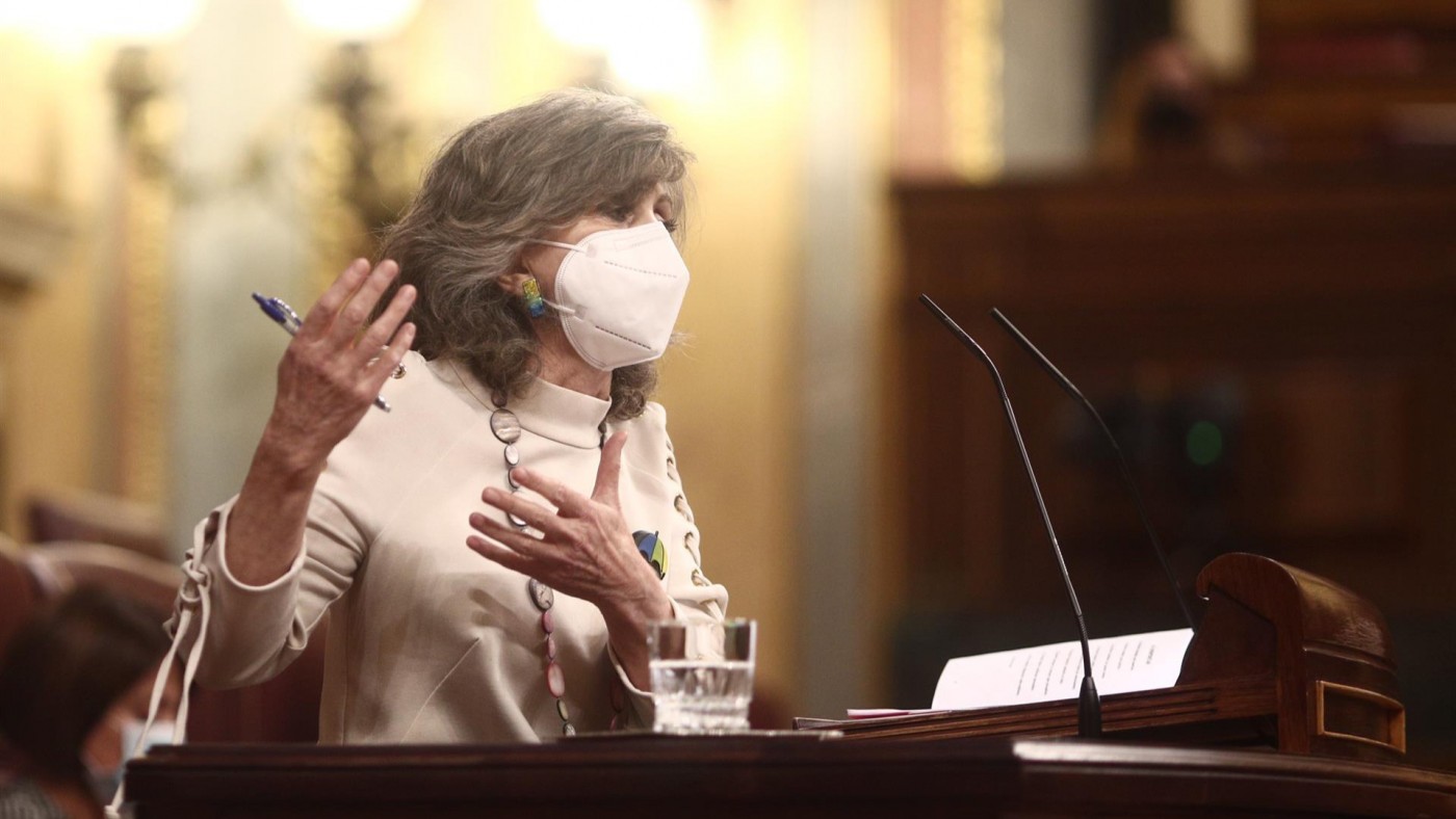 La exministra de Sanidad, Consumo y Bienestar Social María Luisa Carcedo, interviene en el debate 