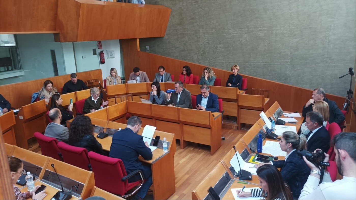 PP y Vox aprueban una declaración institucional contra amnistía en Lorca