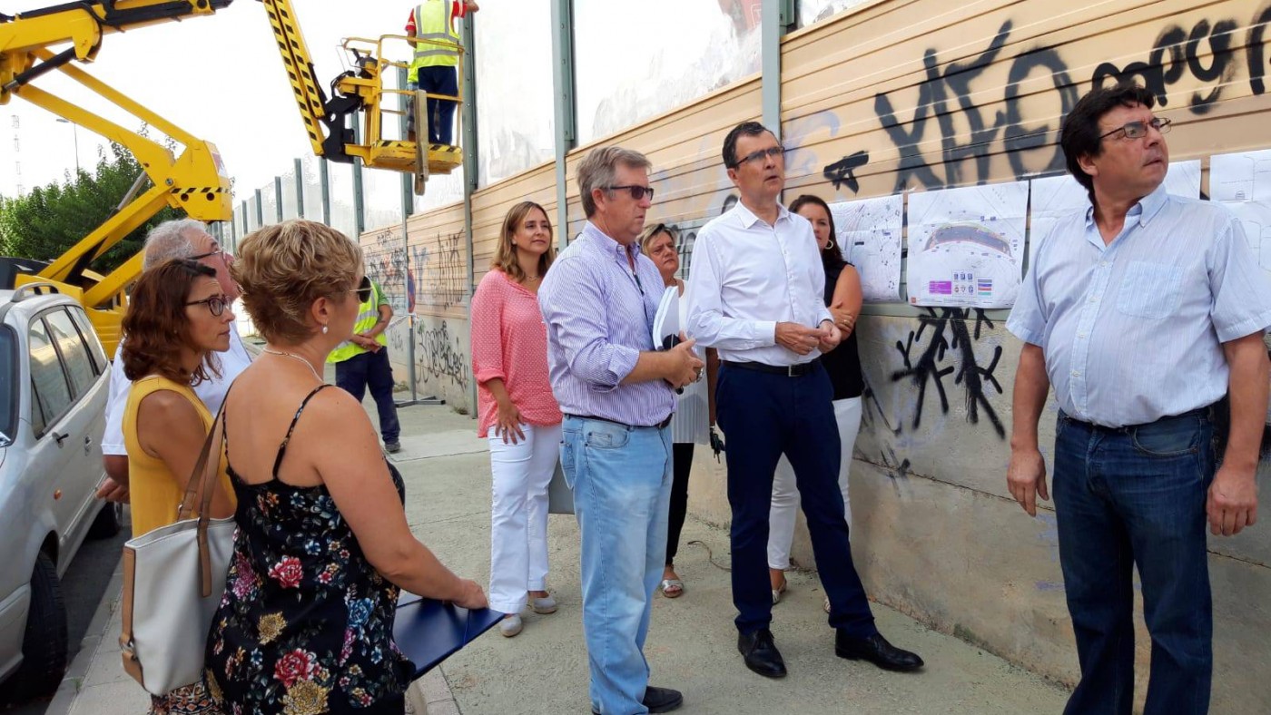 José Ballesta visita las obras del primer parking solidario de Murcia. ORM