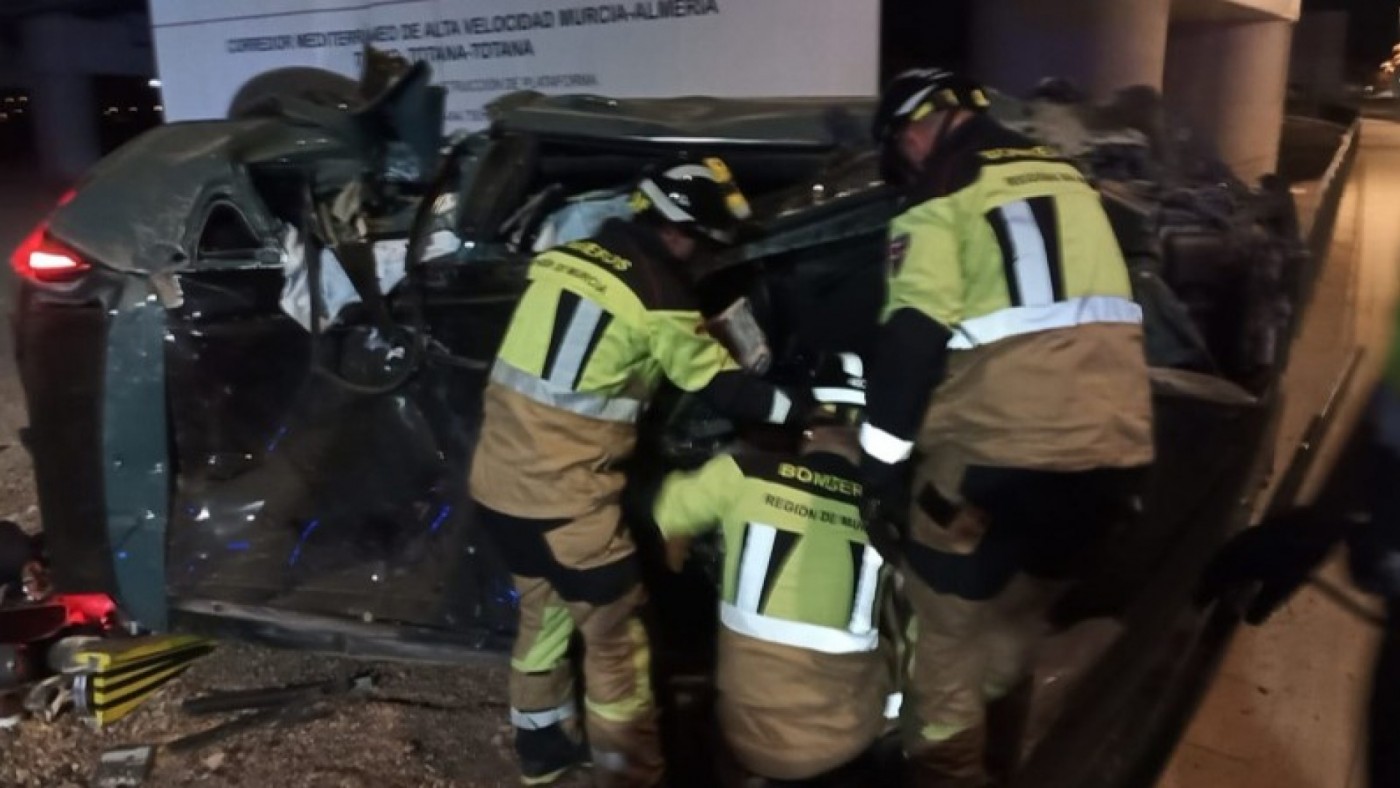 Un joven resulta herido grave en un accidente de tráfico en Totana