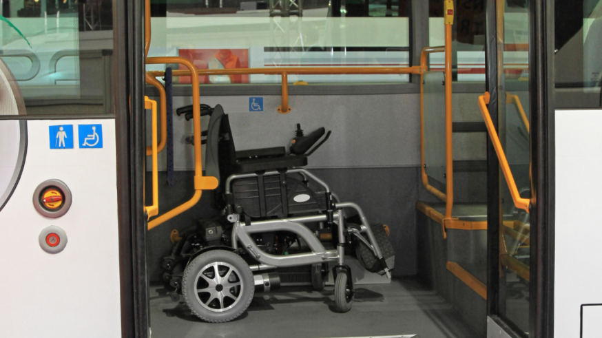 La Región amplía las ayudas al transporte para personas con discapacidad con un 20 % más de beneficiarios