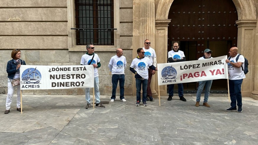 Protesta de los afectados por los impagos de las ayudas al autoconsumo energético y compra de vehículos eléctricos