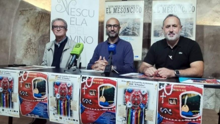El primer mercadillo "El Mesoncico" de la temporada acoge en Cehegín el IX Encuentro de Cuadrillas de Animeros José "El Pelaillas"
