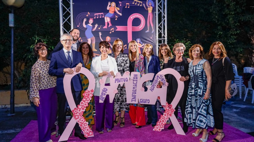 Fiesta solidaria del cáncer de mama de la Asociación AMIGA 