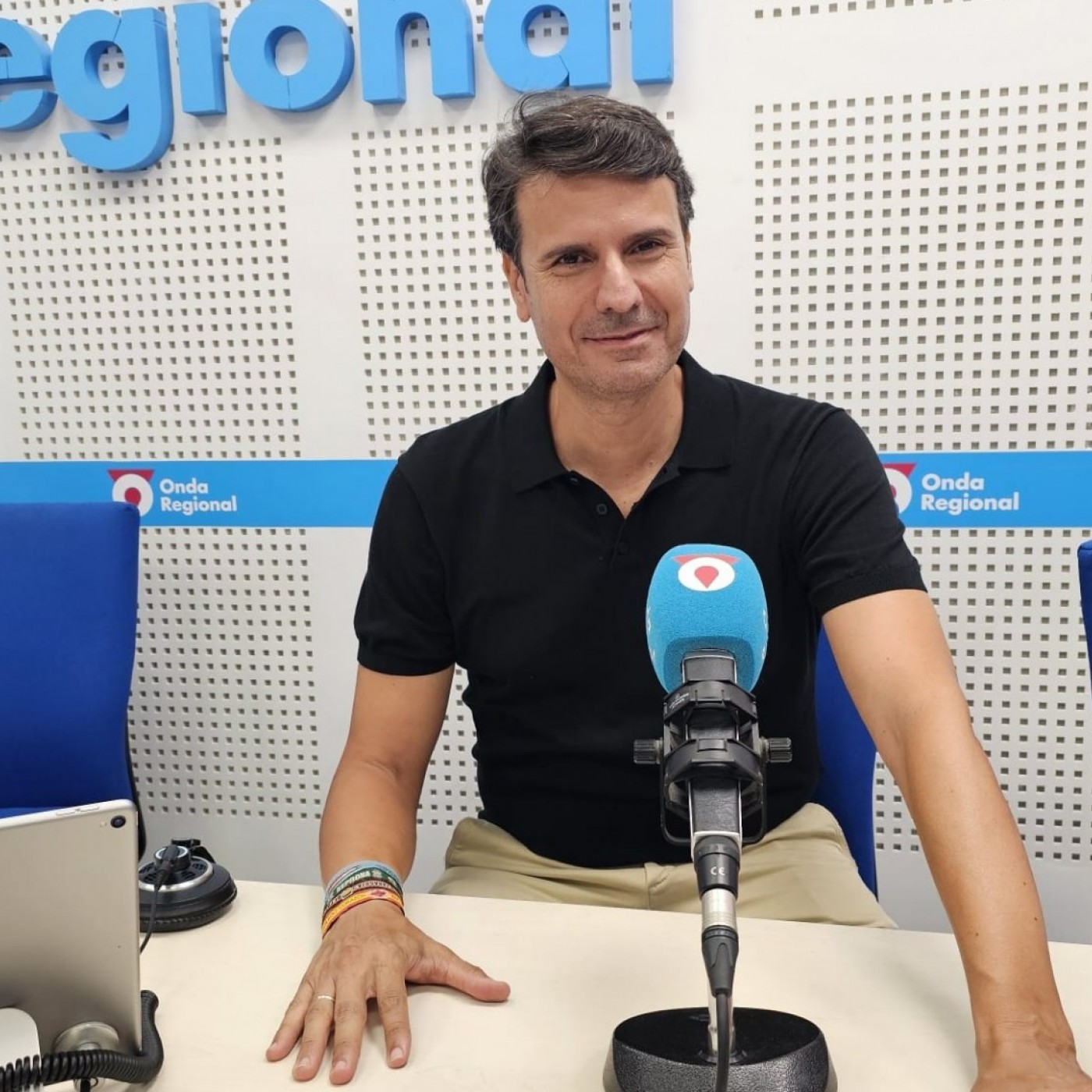 Portada de EL ROMPEOLAS