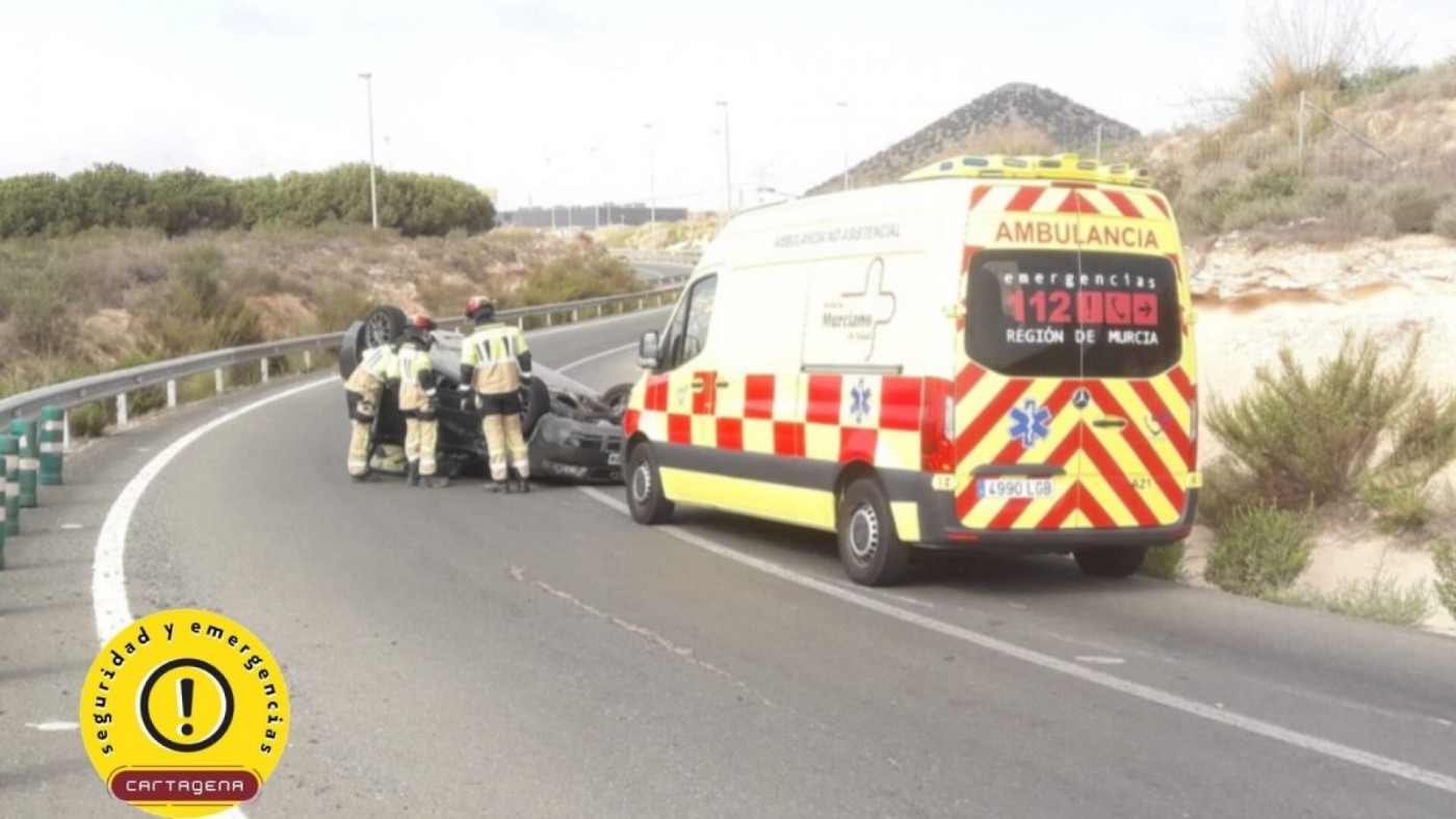 Dos heridos en un accidente de tráfico en la CT-32 en Cartagena