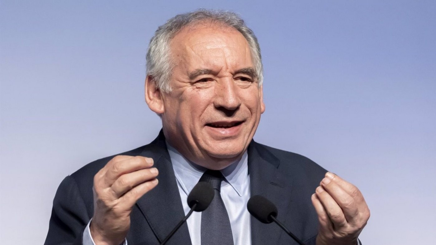 Bayrou asume la Jefatura de Gobierno en Francia