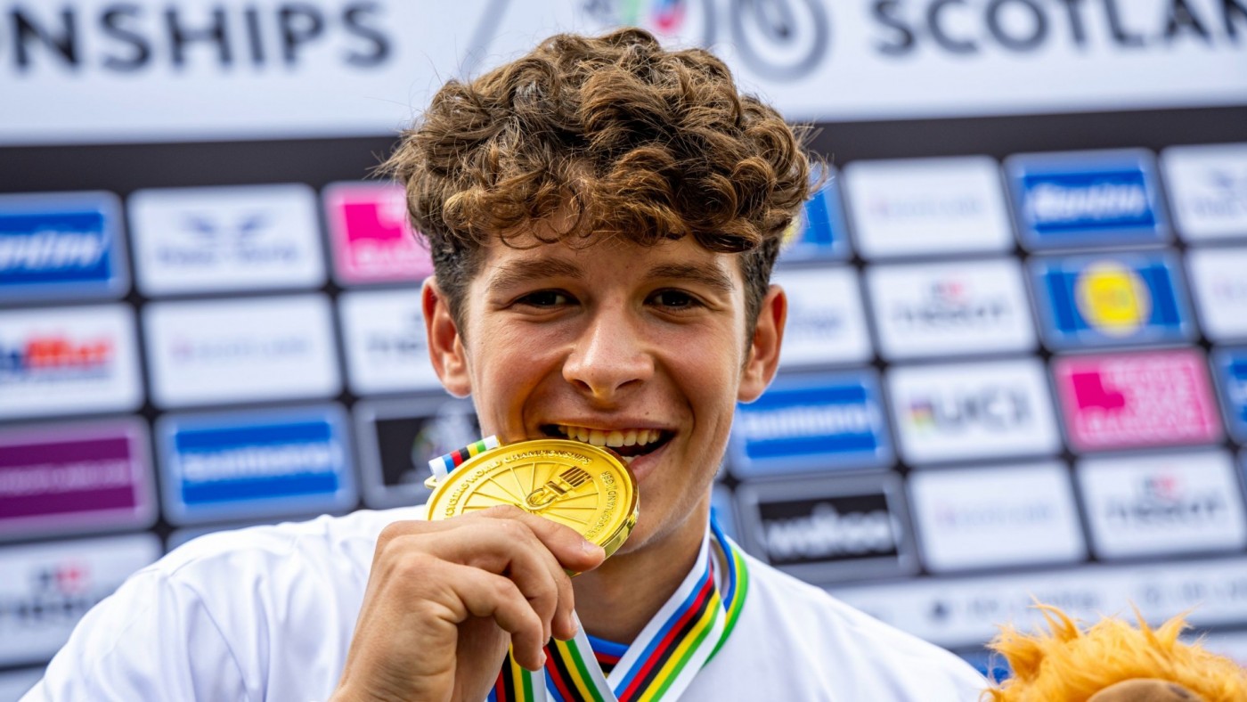 Dani Cegarra, doble campeón del mundo de trial: "Estoy muy orgulloso de llevar el maillot arcoíris"