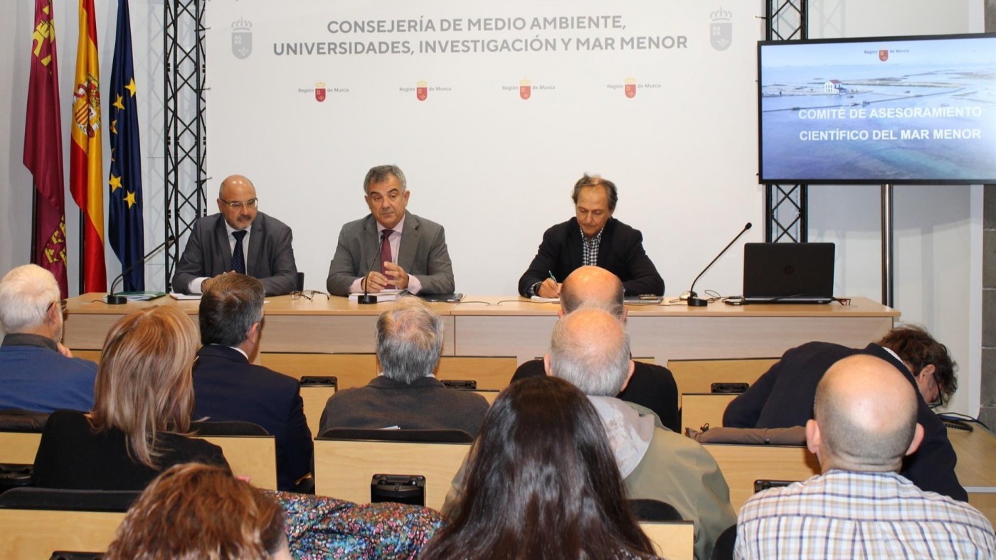Visto bueno del Comité de Asesoramiento Científico del Mar Menor al proyecto de retirada de lodos en cuatro playas