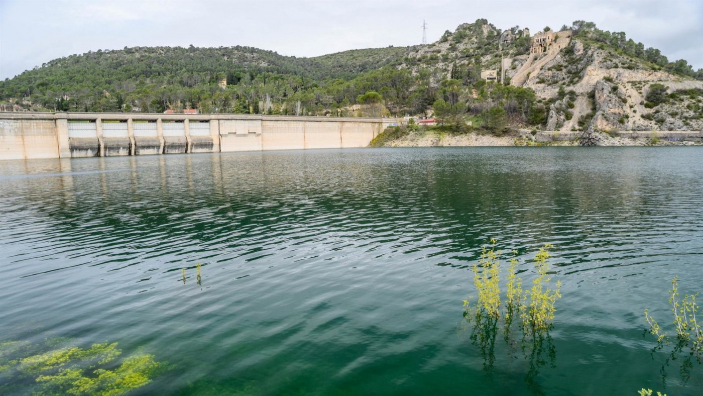 Larraz recuerda que el agua trasvasada depende de los embalses de cabecera