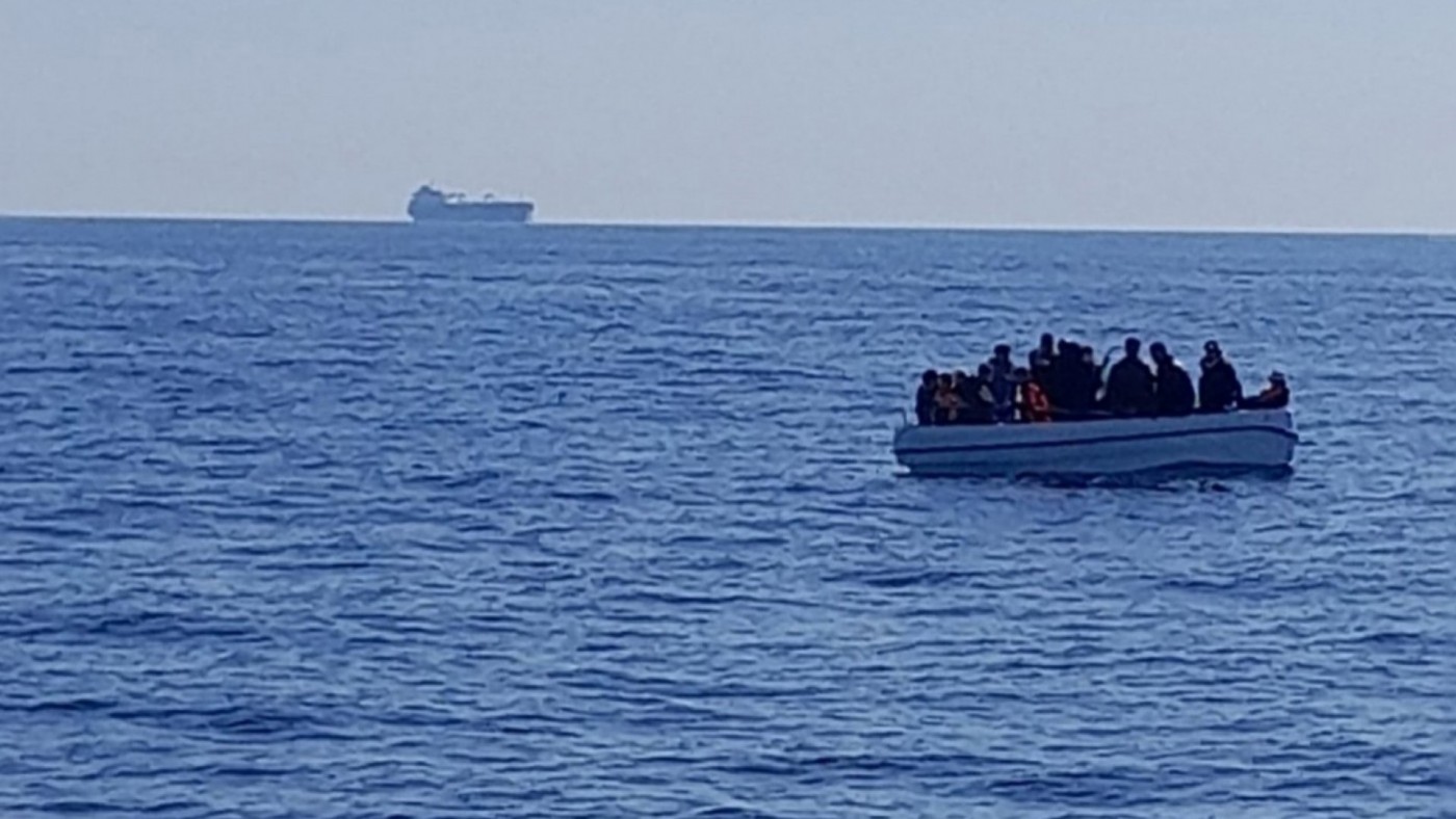 La Guardia Civil intercepta una patera con 39 migrantes en Cartagena y localiza el cadáver de un hombre