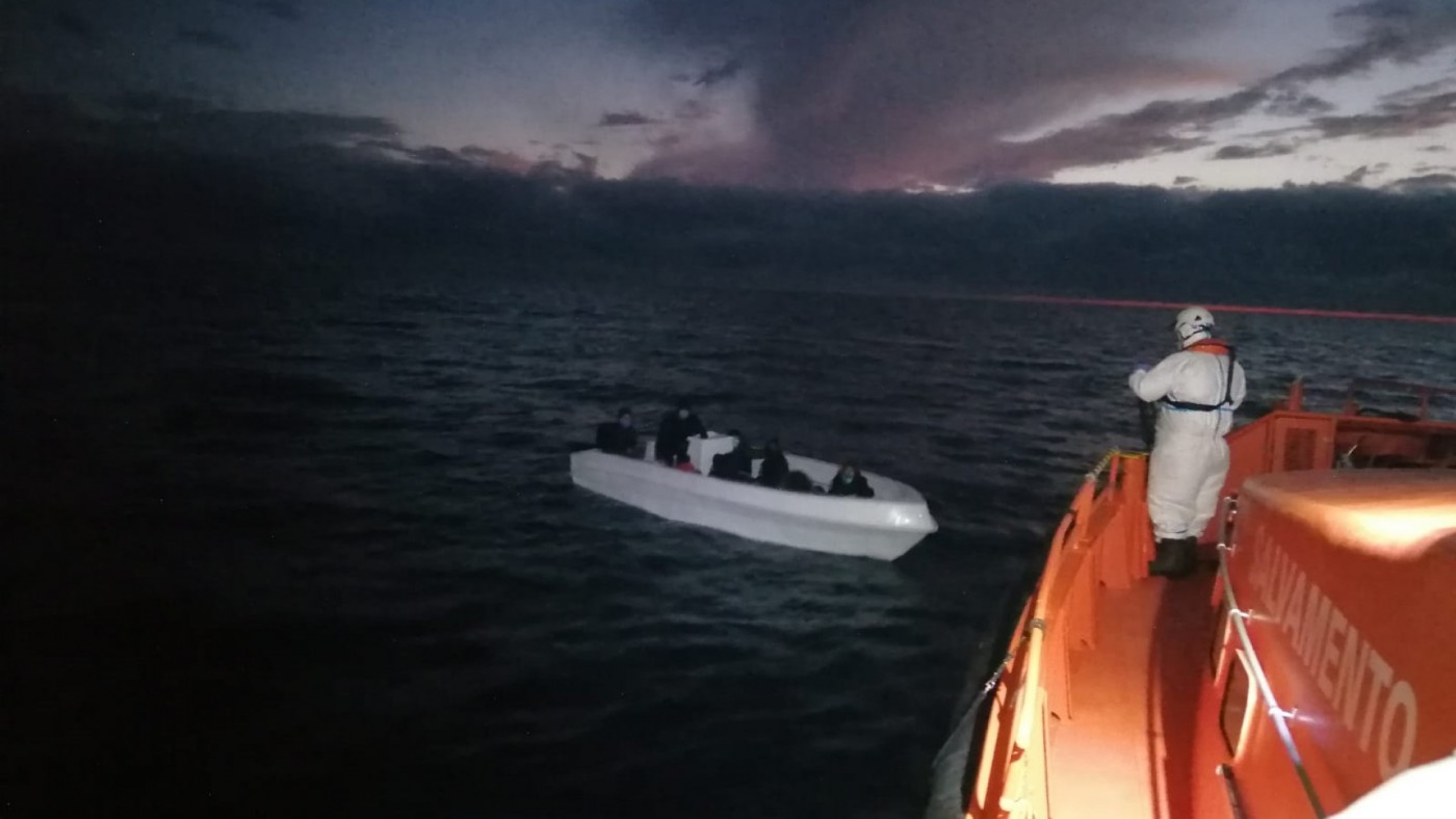 Rescate de inmigrantes en patera por Salvamento Marítimo