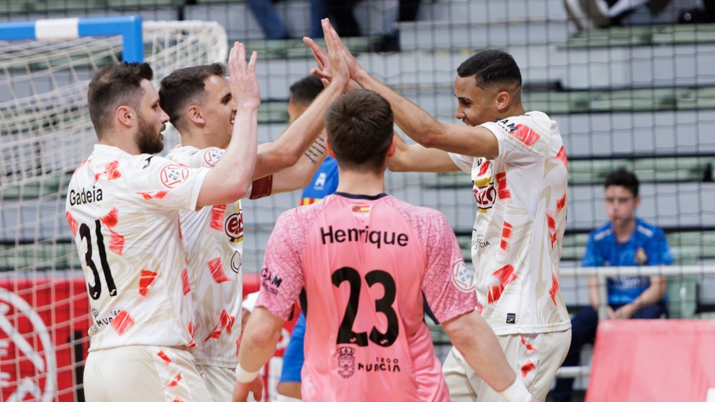 ElPozo se da un festín ante Alzira (6-3)