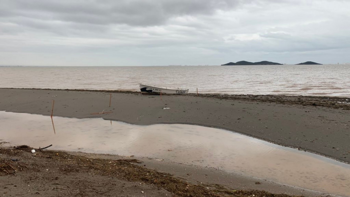 Playa de Los Urrutias tras las últimas lluvias