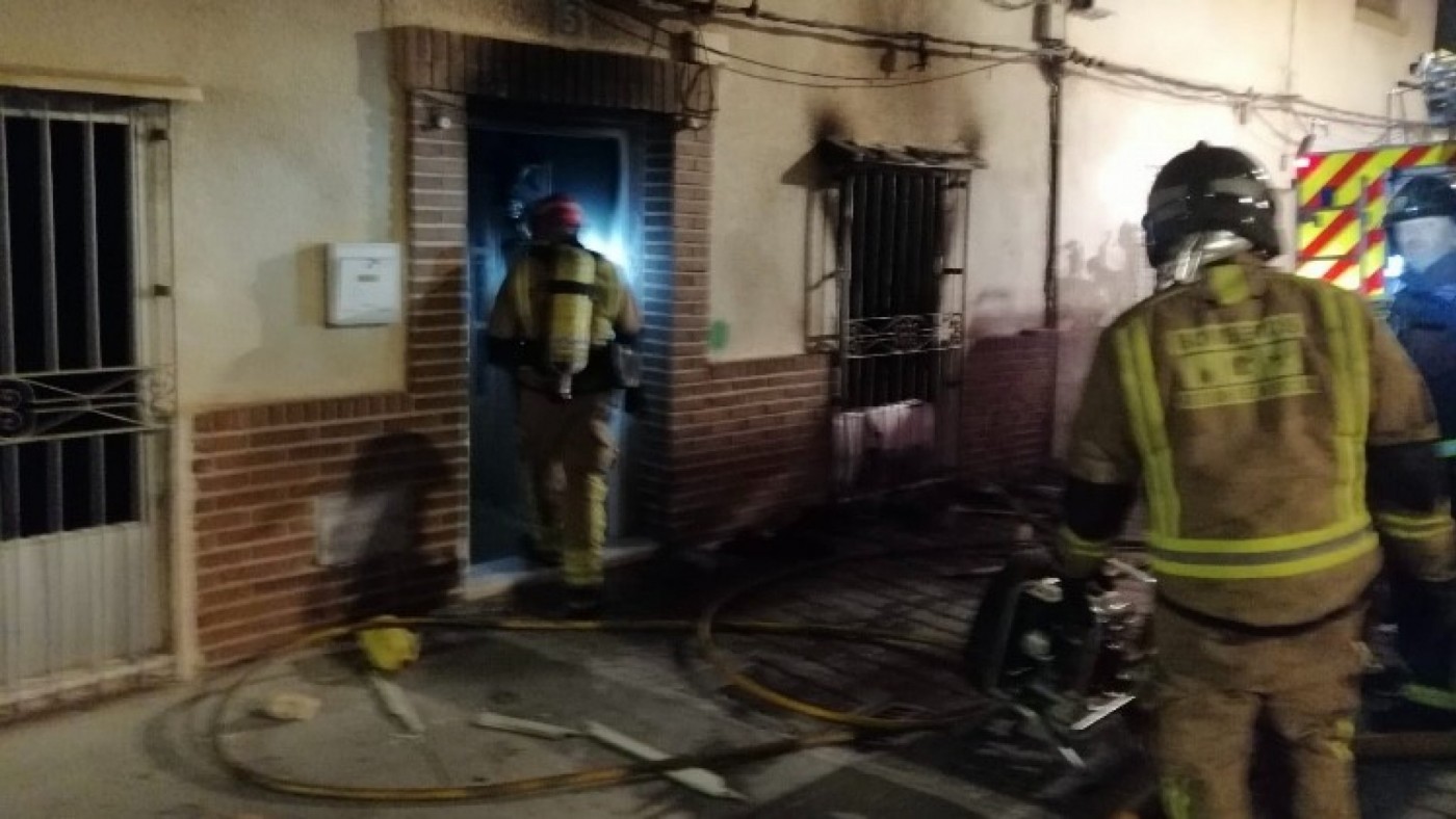 Incendio en una vivienda de Lorca habitada por 18 personas