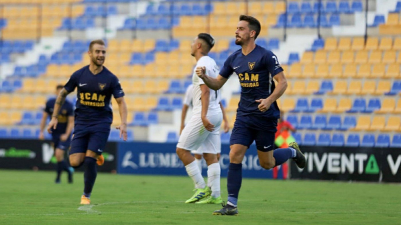 Rafa de Vicente celebra un gol