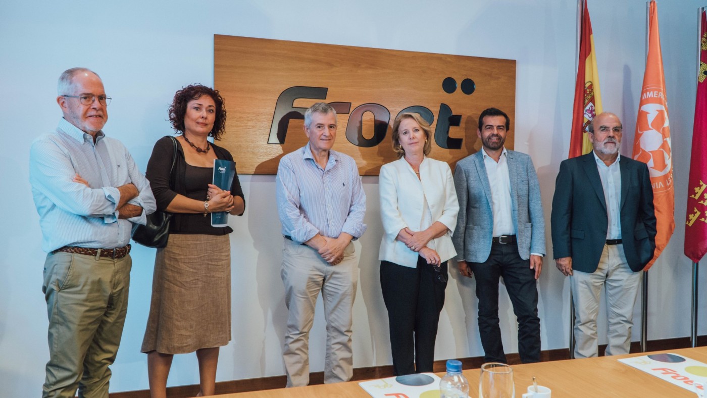 Lourdes Méndez de VOX anuncia la eliminación del IAE