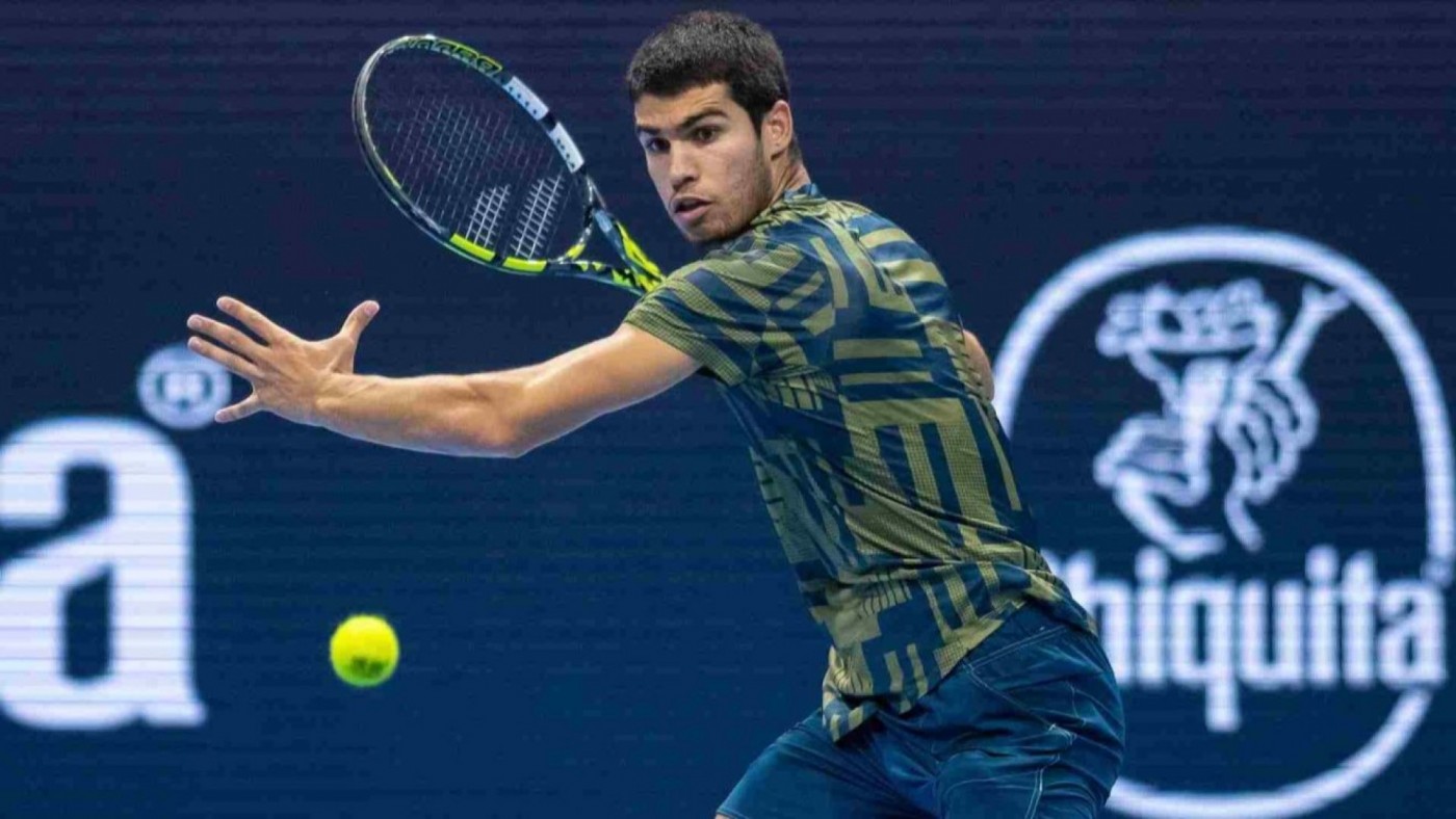 Carlos Alcaraz cae en Basilea ante un inspirado Auger Aliassime