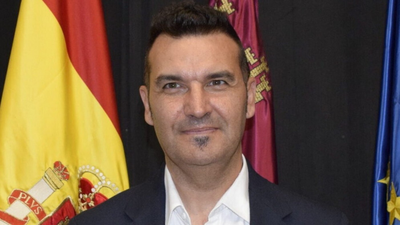 El alcalde de Las Torres de Cotillas quita las competencias al ex concejal de VOX Pablo Alberto Ruiz por "pérdida de confianza"