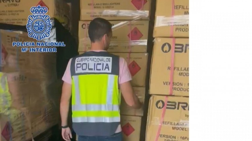 La Policía interviene en Murcia 500.000 mecheros robados en un almacén en Madrid