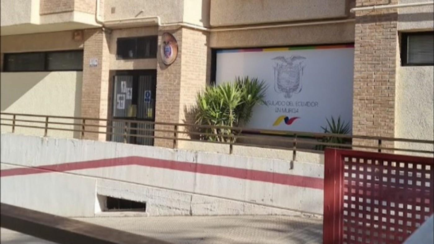 El Consulado de Ecuador en Murcia no atenderá al público durante una semana a causa del COVID