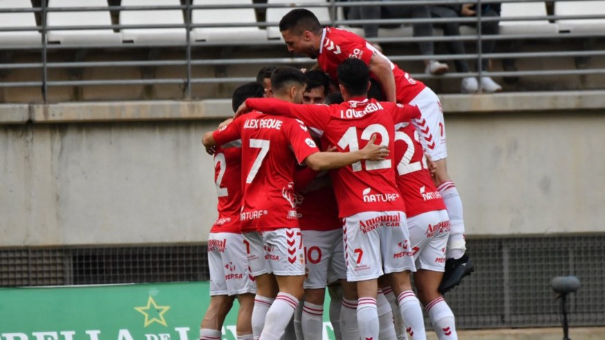 Los futbolistas del Real Murcia celebran el gol frente al Córdoba en el último partido en casa