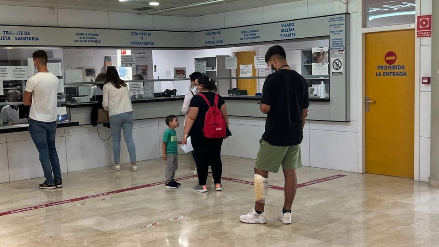Los centros de salud expedirán tarjetas sanitarias para evitar los retrasos