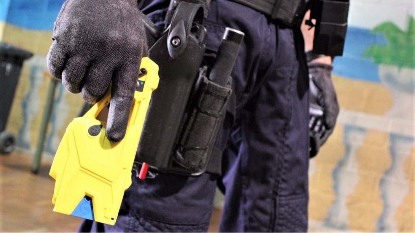 Vox considera un paso importante para el acuerdo presupuestario que la Policía Local pueda usar pistolas táser