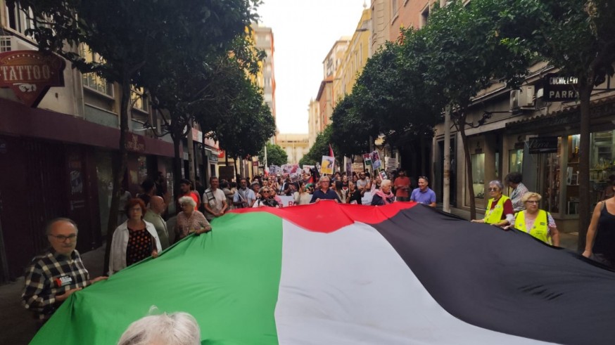 Los sindicatos y algunas organizaciones civiles se echan a la calle para pedir una paz real en Palestina 