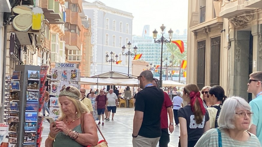 La huelga en Francia trae por sorpresa a Cartagena un crucero con 6.000 pasajeros