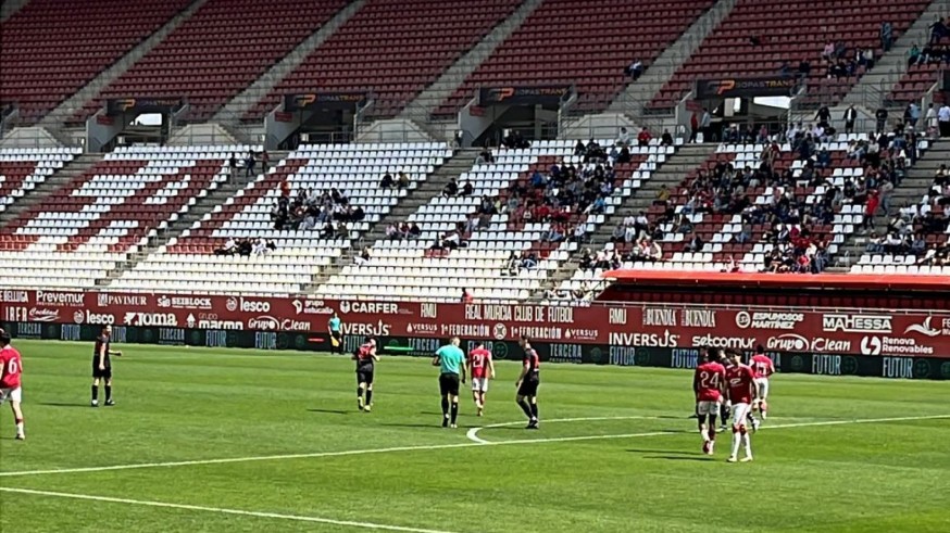 El Olímpico de Totana saca los colores al filial grana (2-4)